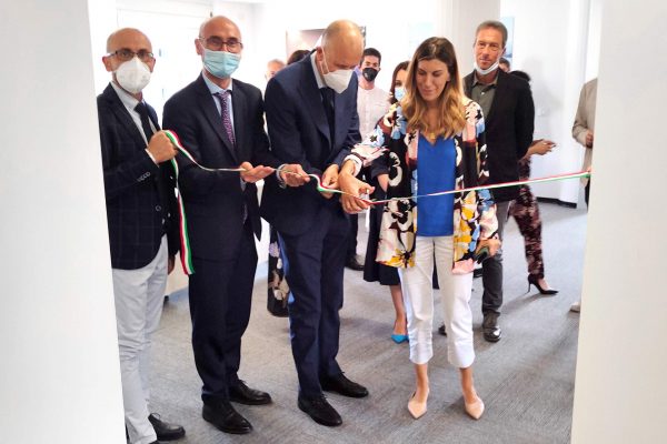 taglio_nastro_Angel (3) taglio_nastro_Angel (3)